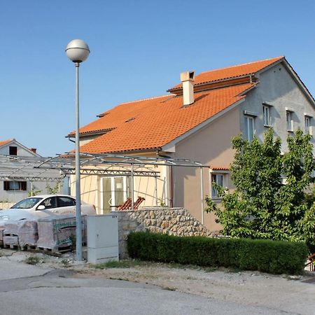 Apartment Njivice 5458D ภายนอก รูปภาพ