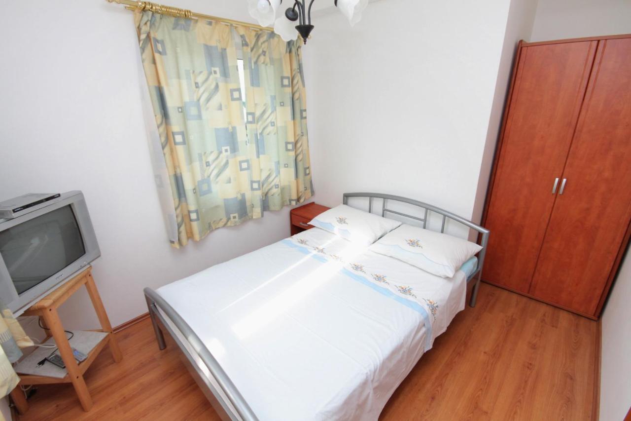 Apartment Njivice 5458D ภายนอก รูปภาพ