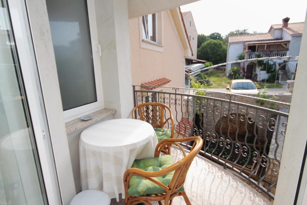 Apartment Njivice 5458D ภายนอก รูปภาพ